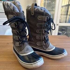 SOREL Joan of Arctic KNIT II Boots Women’s 7 Sage Green Suede Waterproof NL2142